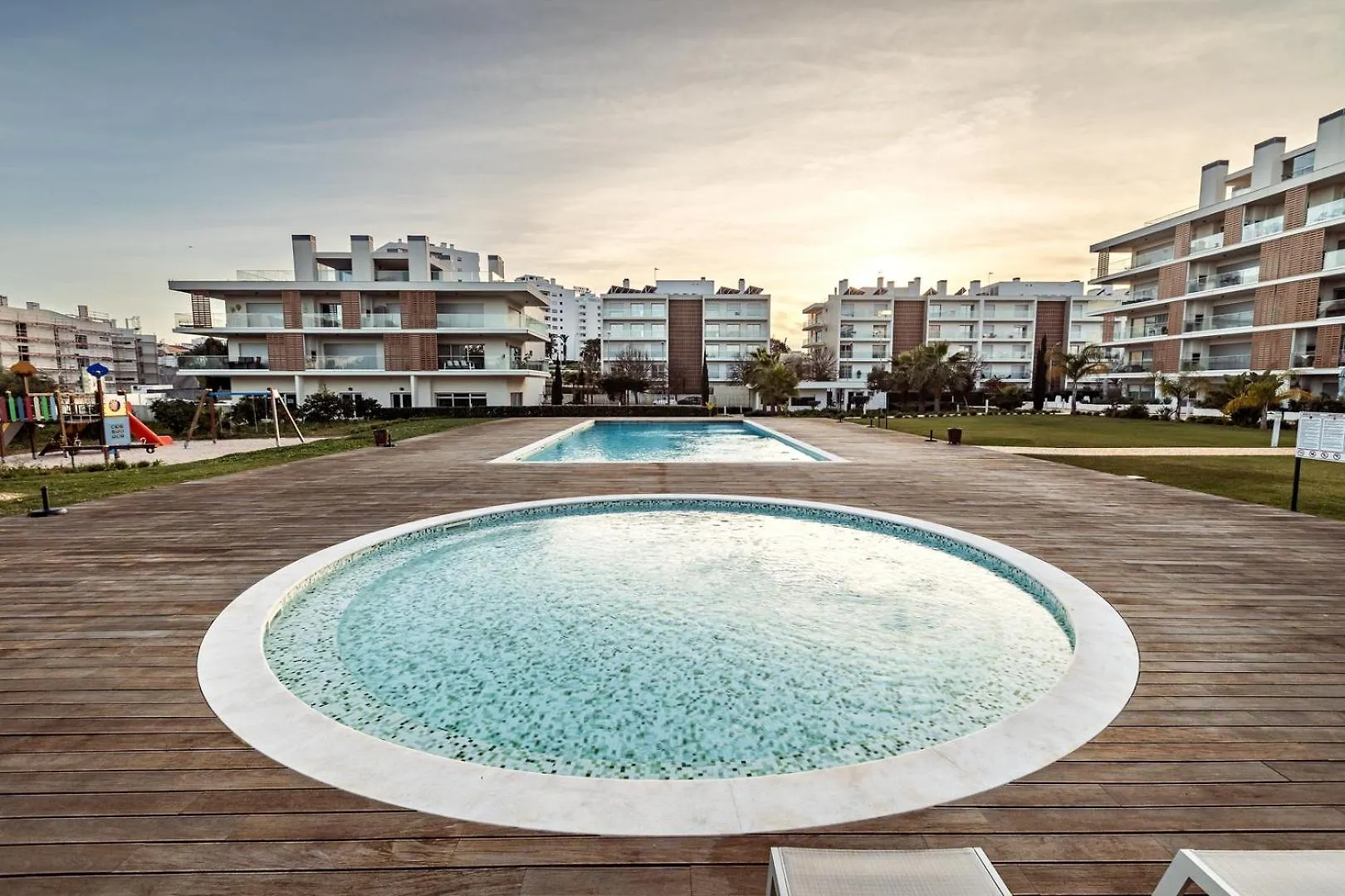 Albufeira Green Dream - Pool, Balcony & Bbq